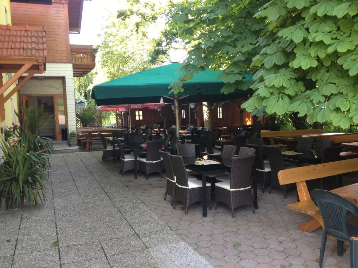 Hotel Gasthof-Strasser Tumeltsham Exteriör bild