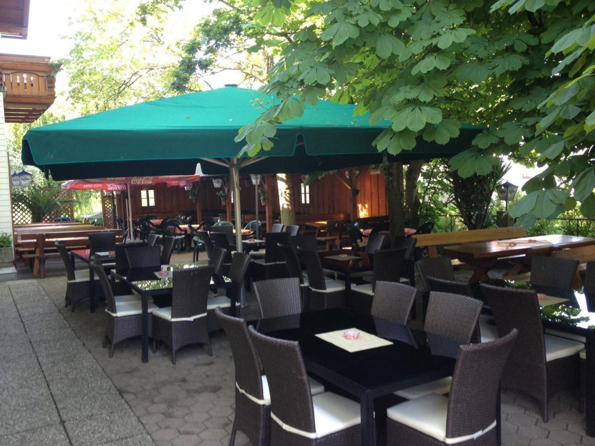 Hotel Gasthof-Strasser Tumeltsham Exteriör bild